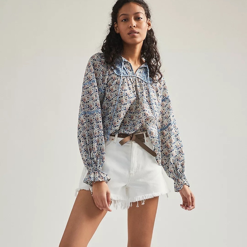 Anthropologie Othilia Laura Peasant Blouse floral blue
Size XS